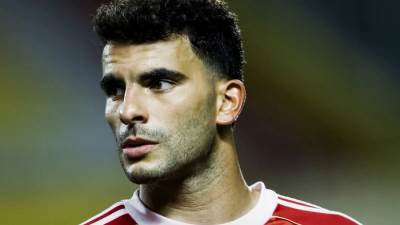 الأهلي يعلن مفاجآت في قائمة القمة أمام الزمالك.. استبعاد زيزو وأفشة وداري