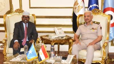المتحدث العسكري: وزير الدفاع والإنتاج الحربى يلتقى وزير الدفاع الصومالى