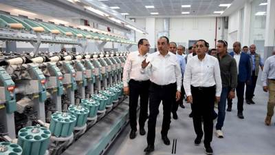 رئيس الوزراء يتفقد مصنع "غزل 2" الجديد بشركة مصر شبين الكوم للغزل والنسيج.. ويتابع تجارب بدء التشغيل