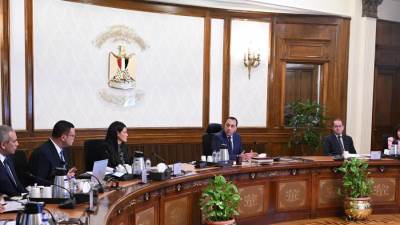 رئيس الوزراء يُتابع موقف المشروعات الجاري تنفيذها بالتعاون بين وزارة الإسكان والهيئة الهندسية للقوات المسلحة