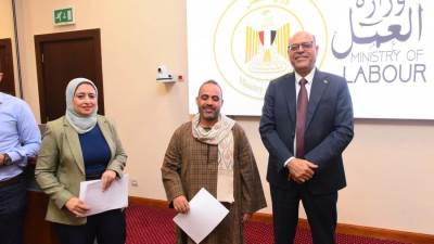 جبران: تسليم العقود دليل على مصداقية الفرص.. ومستمرون في فتح أسواق العمل الخارجية أمام الكوادر المصرية 