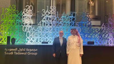 رئيس هيئة الرقابة المالية يعقد اجتماعات ثنائية مع قادة المؤسسات المالية السعودية