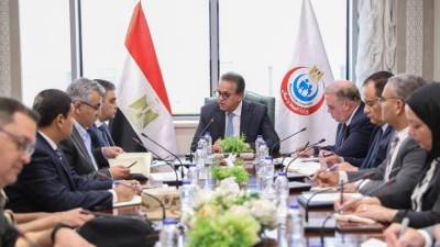 وزير الصحة يتابع الموقف التنفيذي لمشروع المخازن الاستراتيجية للوزارة