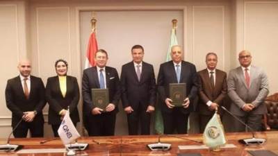 وزير الزراعة يستعرض خطة تنمية سيناء.. بحوث الصحراء تساهم في إنشاء 18 تجمعًا زراعيًا وتطلق "أسأل واستشير"