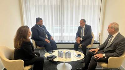 وزير الخارجية يلتقي المندوب الدائم لدولة الإمارات الرئيس الحالي للمجموعة العربية في منظمة اليونسكو