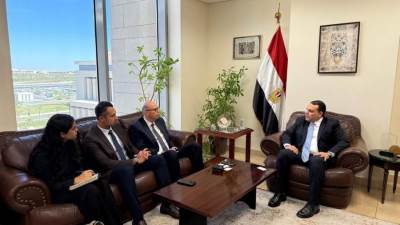 التمثيل التجاري يبحث مع شركة سان جوبان مضاعفة صادراتها من مصر إلى الأسواق الأفريقية لتصل إلى 120 مليون يورو سنويًا