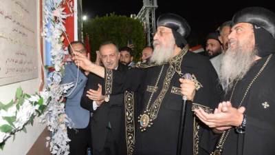 البابا تواضروس الثاني ومحافظ أسيوط يضعان حجر الأساس لمدرسة سانت ماري الدولية للغات بمنفلوط