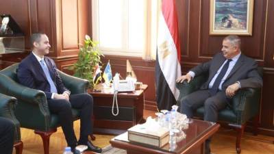 نائب وزير الصحة يبحث مع محافظ الإسكندرية تطوير الخدمات الصحية وإدراج المحافظة ضمن منظومة التأمين الصحي