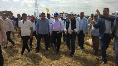 وفود منتدى الأرز الأفريقي تتفقد محطة سخا للاطلاع على أحدث تقنيات زراعة الأرز