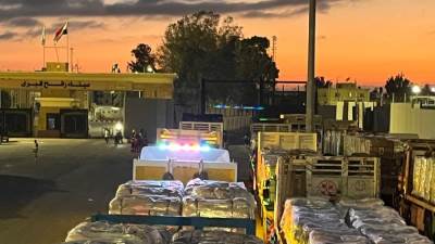 الهلال الأحمر المصري يدفع نحو 1600 طن من المساعدات لغزة عبر مبادرة «زاد العزة»