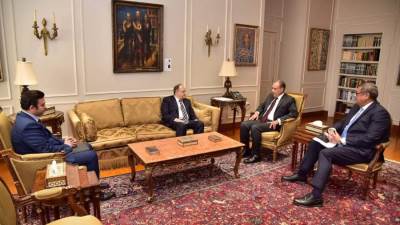  رئيس هيئة الدواء المصرية يعقد اجتماعاً مع وزير الخارجية لبحث التعاون الدولي في قطاع الدواء