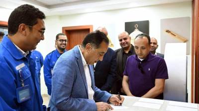 رئيس الوزراء يزور مركز البحوث والتطوير بمجموعة " العربي" بمدينة بنها