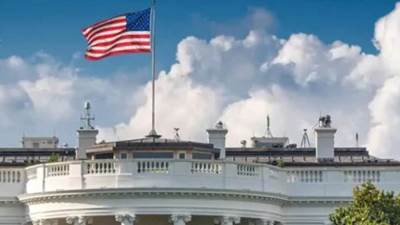 البيت الأبيض يعلن بدء تسريح موظفين في الحكومة الأمريكية