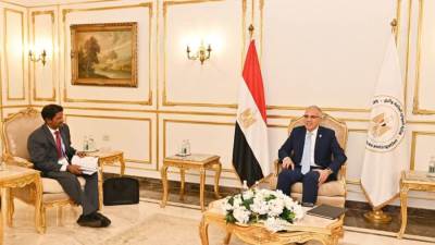 الدكتور سويلم يلتقي وكيل وزارة الموارد المائية الهندي ضمن فعاليات "أسبوع القاهرة الثامن للمياه"