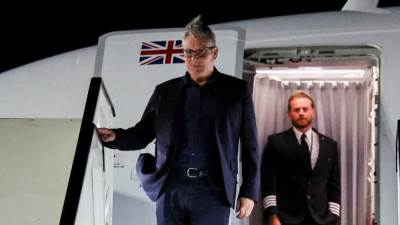 رئيس الوزراء البريطاني كير ستارمر يصل شرم الشيخ للمشاركة في قمة السلام