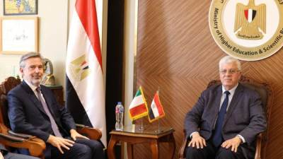 وزير التعليم العالي يستقبل السفير الإيطالي بالقاهرة لبحث التعاون