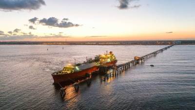 وزارة البترول تٌعلن تصدير شحنة غاز جديدة إلى إيطاليا من مجمع ادكو للغاز المسال