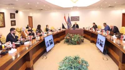 وزير الاتصالات وتكنولوجيا المعلومات يجتمع بأعضاء لجنة حماية حقوق مستخدمى الاتصالات