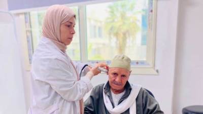 هيئة الرعاية الصحية تطلق حملة "نرعاك تسمع" لتوفير السماعات الطبية بالمجان لمنتفعي التأمين الصحي