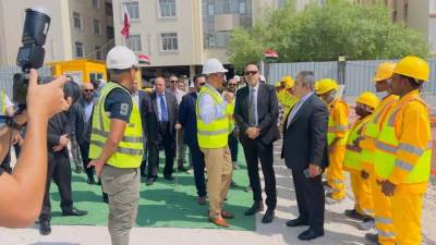 وزير العمل يزور موقع عمل شركة المقاولون العرب ويلتقي مع العمال والمهندسين وقيادات "الشركة"..بحضور السفير