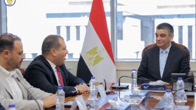 الشراء الموحد تعقد اجتماعاً مع شركة “الحكمة للأدوية” لتعزيز التعاون