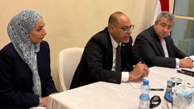 وزير العمل يلتقي ممثلي الجالية المصرية في قطر ..ويستمع إلى استفساراتهم