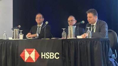 رئيس هيئة الرقابة المالية يشارك في حوار مفتوح مع المستثمرين في Jefferies وHSBC بواشنطن