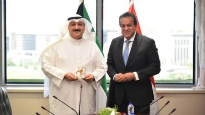 وزير الصحة يبحث مع وزير الصحة الكويتي سبل تعزيز التعاون الصحي المشترك