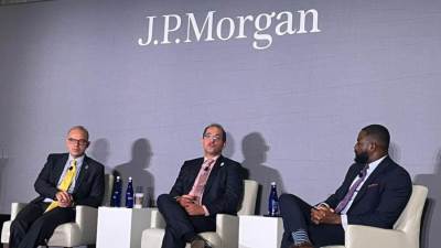 رئيس الرقابة المالية يشارك في حوار مفتوح مع المستثمرين العالميين لدى جيه بي مورجان ومورجان ستانلي