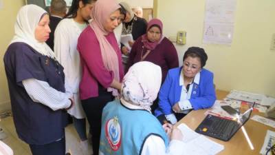  نائب وزير الصحة تتفقد وحدة طب أسرة الذراع البحري وتعقد اجتماعًا تنسيقيًا لضبط معدلات الولادات القيصرية في الإسكندرية