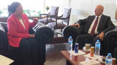 نائب وزير الصحة تستقبل وفداً عراقياً لبحث التعاون في مجالات تنمية الأسرة والصحة السكانية