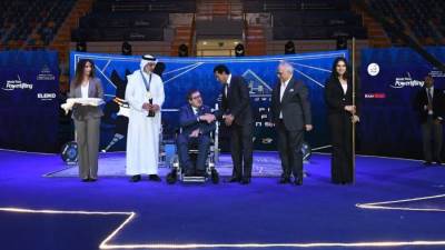 وزير الرياضة يشهد مراسم تسليم علم بطولة العالم لرفع الأثقال البارالمبي من مصر إلى البحرين