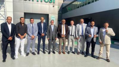 رئيس "الجمارك" يؤكد أهمية الاستمرار في تطوير منظومة العمل الجمركي