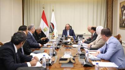 وزير قطاع الأعمال العام يبحث مع مجموعة "طلعت مصطفى" تعزيز التعاون في المشروعات السياحية والفندقية