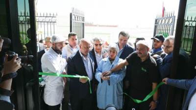 وزير الصناعة والنقل يفتتح مصنعًا لتصدير الحاصلات الزراعية و3 خطوط إنتاج دوائية