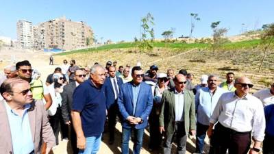  وزير الإسكان يتابع سير العمل بمشروع حدائق "تلال الفسطاط" بمنطقة مصر القديمة بالقاهرة
