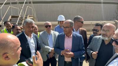 نائب وزير الإسكان يتفقد محطة معالجة الصرف الصحي بالجبل الأصفر بمرحلتيها الأولى والثانية