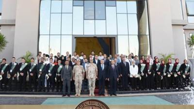 القوات المسلحة تنظم زيارتين لوفد من وزارة الشباب والرياضة وطلبة الجامعات إلى قيادة قوات المظلات وشركة سايلو فودز للصناعات الغذائية