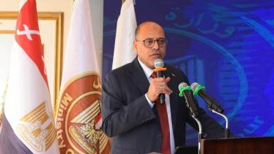 وزارة العمل تنظم ندوة تثقيفية لعمال العاشر من رمضان بالتعاون مع القوات المسلحة