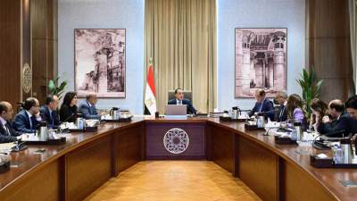 رئيس الوزراء يتابع الموقف التنفيذي للطاقات المتجددة وتدعيم الشبكة القومية للكهرباء