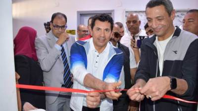 وزير الشباب والرياضة ومحافظ السويس يشهدان لقاءً حواريًا مع القوي الشبابية بمركز سليم الحي للتنمية الشبابية