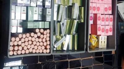 جمارك مطار الاسكندرية الدولي تضبط محاولة تهريب عدد من الهواتف المحمولة وكمية من مستحضرات التجميل