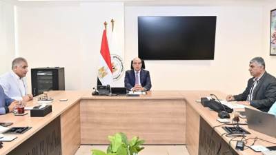 سويلم يتابع حالة المنظومة المائية وإجراءات تطوير منظومة إدارة وتوزيع المياه بزمام ترع الإسماعيلية والسويس وبورسعيد