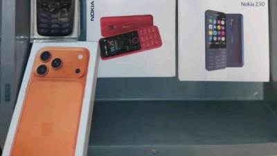 جمارك مطار الاسكندرية تضبط محاولة تهريب عدد من الهواتف المحمولة وكمية من الأدوية البشرية والمكملات الغذائية ومستحضرات التجميل