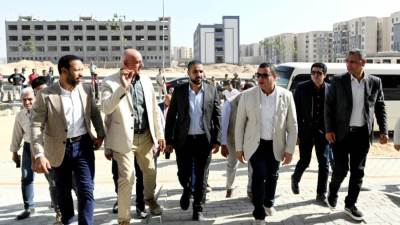 وزير الإسكان يتفقد مشروع المبادرة الرئاسية "سكن لكل المصريين" والطرق والمحاور والإسكان الأخضر بالعبور الجديدة