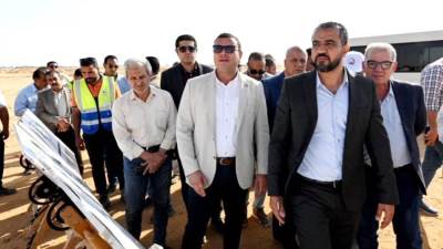 وزير الإسكان يتفقد الطرق والمرافق بمنطقة الأمل بمدينة العبور الجديدة