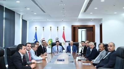 وزير الرياضة يلتقي رئيس الاتحاد المصري لكرة القدم