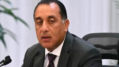 مدبولي يبدأ زيارة لمحافظة السويس لتفقد وافتتاح عدد من المشروعات بالمنطقة الاقتصادية للقناة