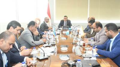 وزير الإسكان يتابع سير العمل بقطاع المرافق بهيئة المجتمعات العمرانية الجديدة وموقف عددٍ من مشروعات المرافق بالمدن الجديدة