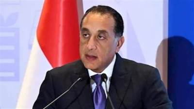 رئيس الوزراء يشهد إعادة تشغيل مصنع الشركة المصرية لبلوكات الأنود الكربونية